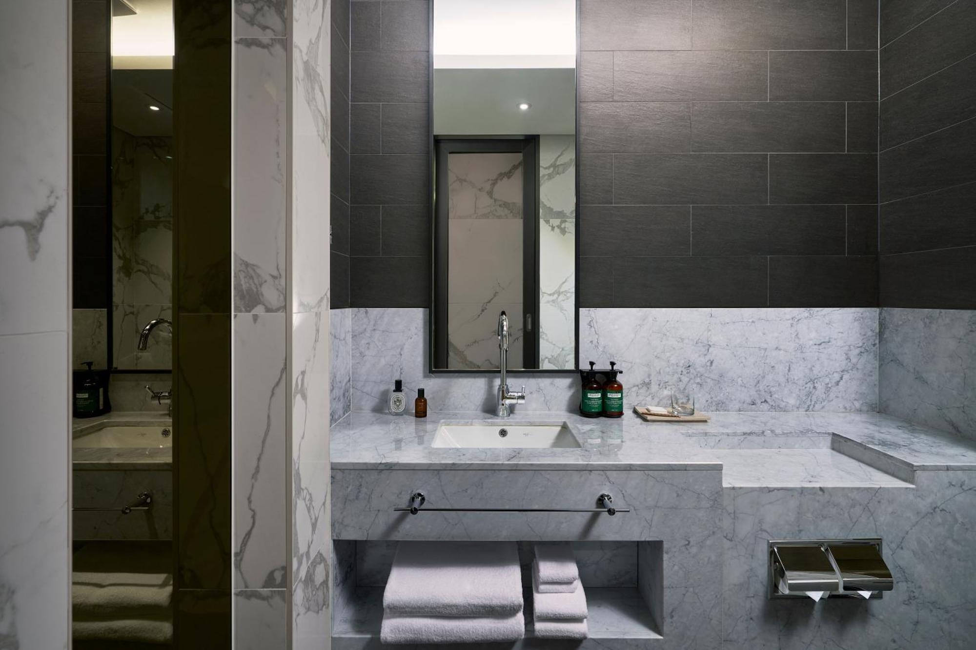 Voco Myeongdong By Ihg Hotel