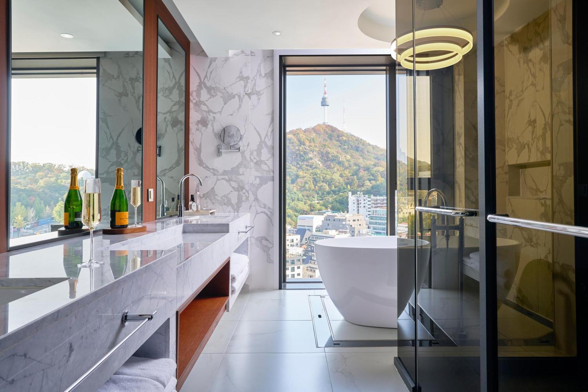 Voco Myeongdong By Ihg Hotel 4*