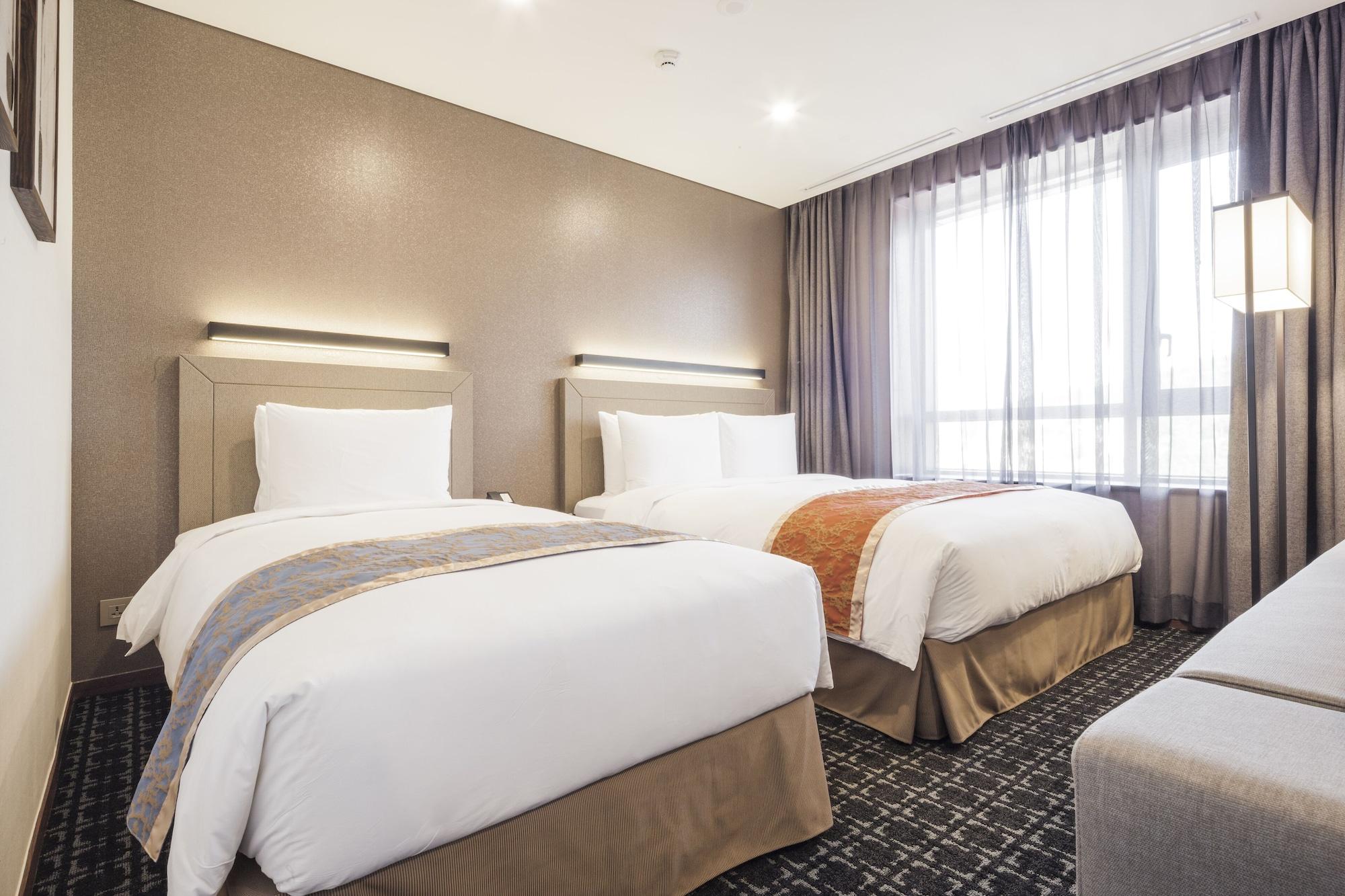 Hotel Voco Myeongdong By Ihg 4*