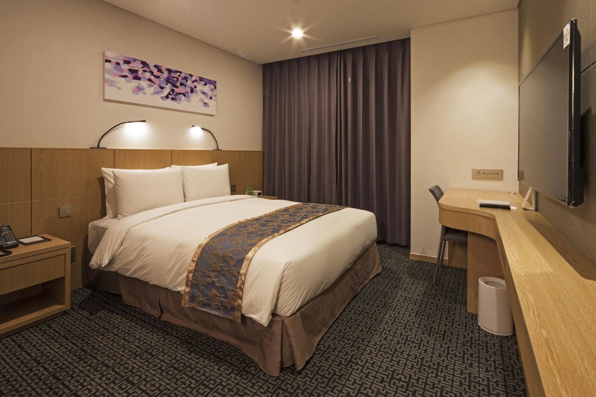 Voco Myeongdong By Ihg Hotel 4*
